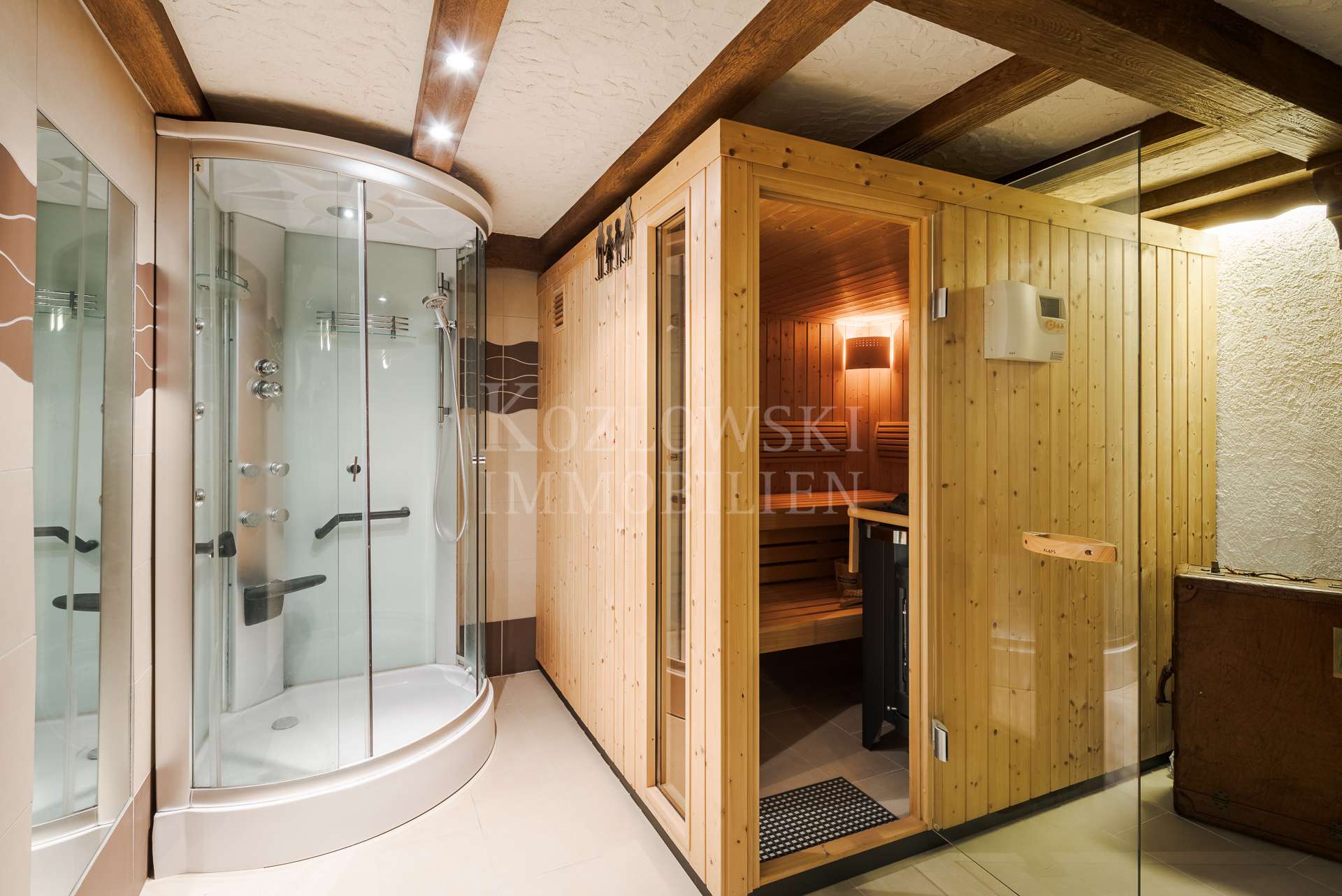 Wellnessdusche mit Sauna