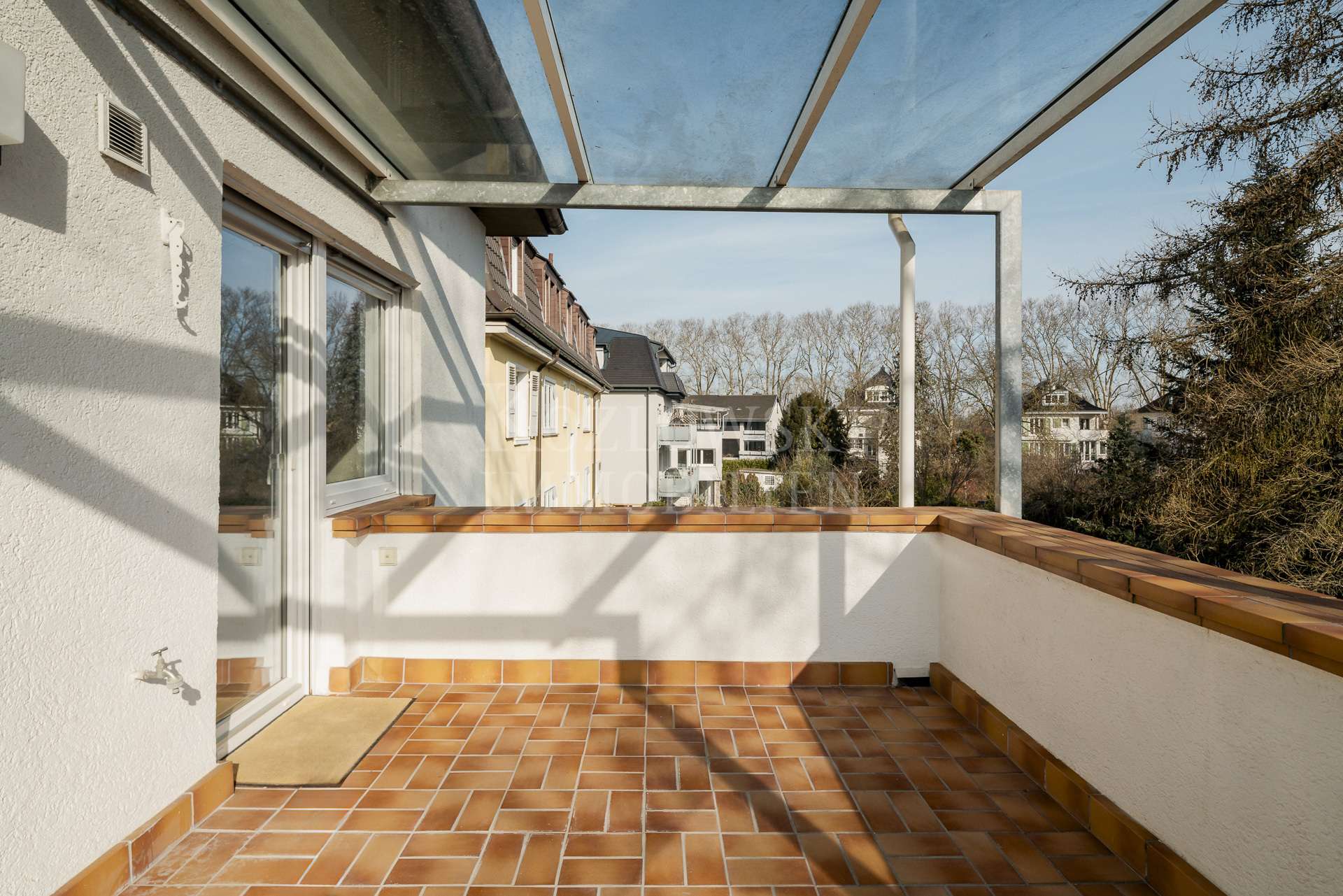 Balkon überdacht