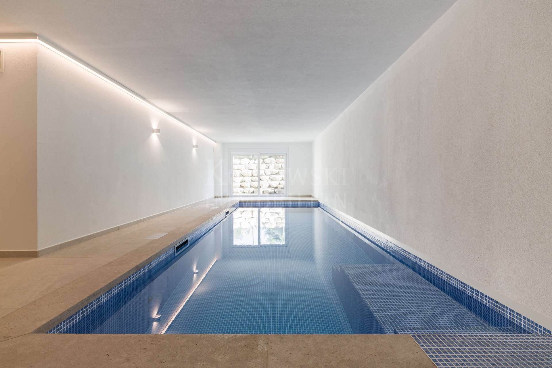 Indoor-Pool 8 x 3 m