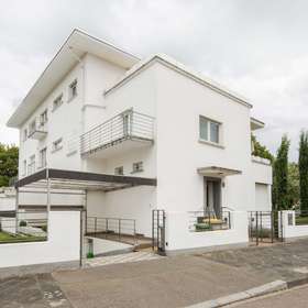 Bauhaus-Villa in Toplage