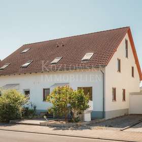 Garage mit Stellplatz