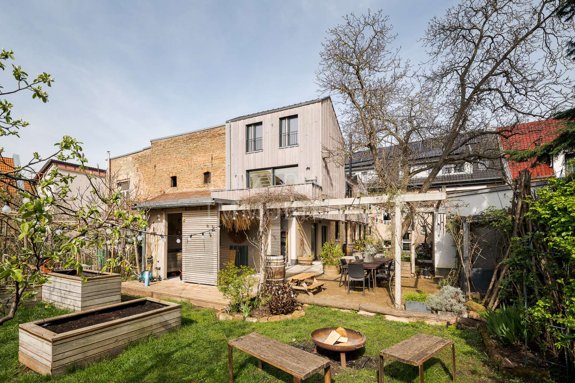 Dreiseithof - Gartenansicht