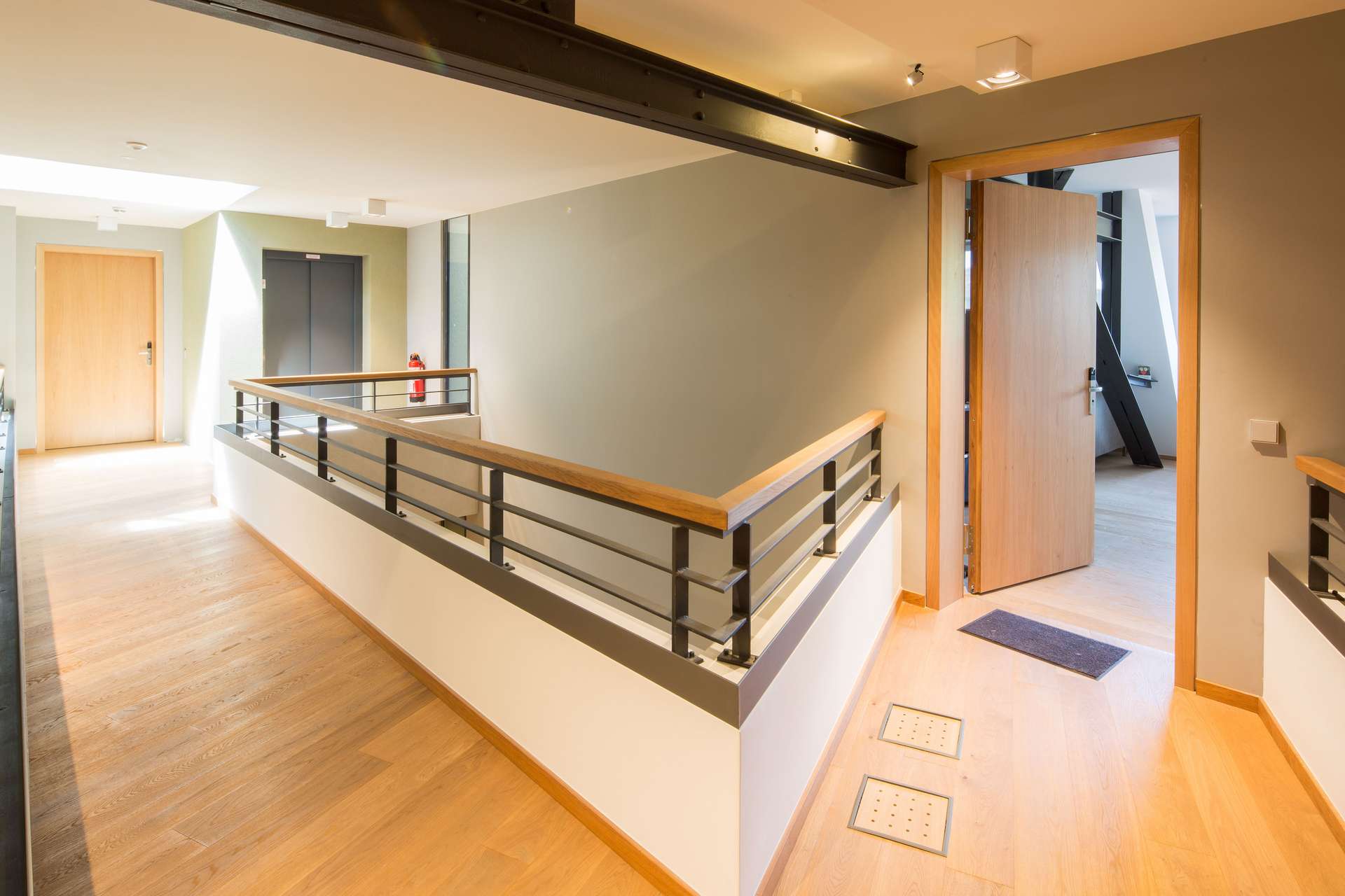 Treppenhaus mit Lift