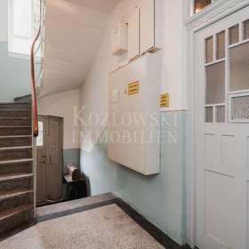 Treppenhaus mit Gartenzugang