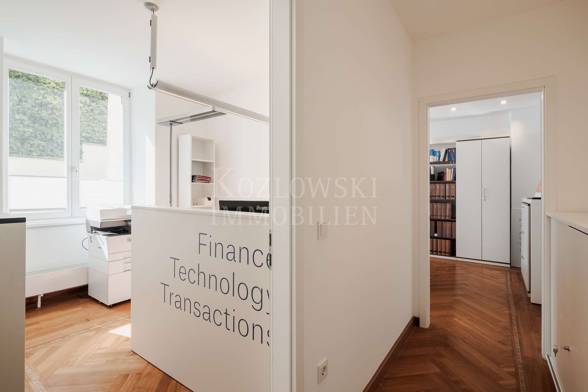 Zugang Büro I und II