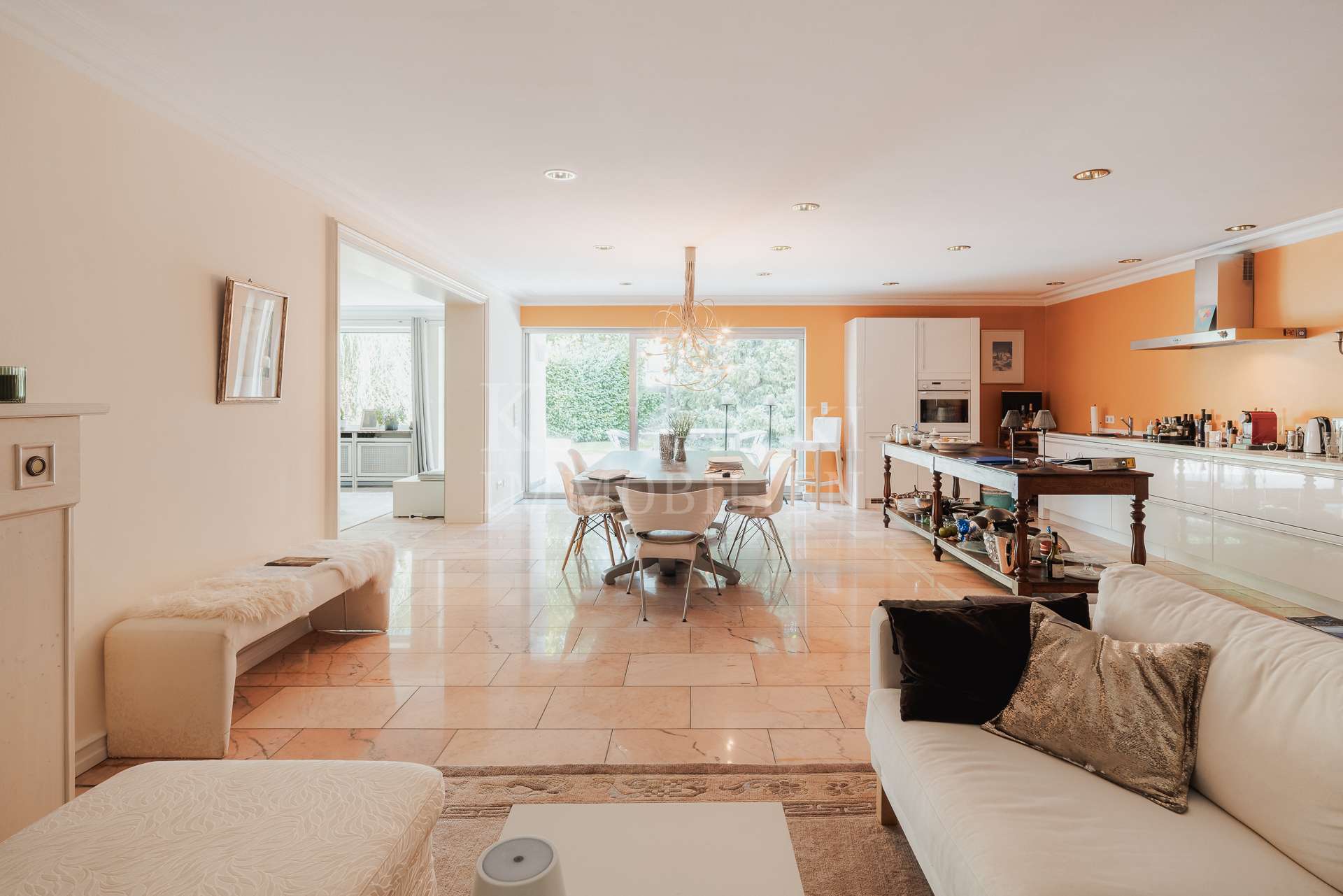 Einliegerwohnung ca. 211 qm