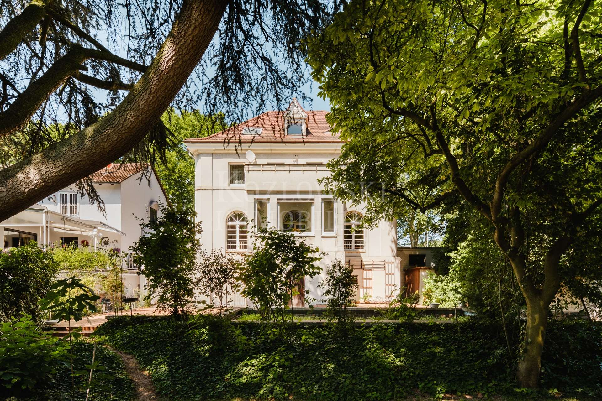 Villa - Gartenansicht