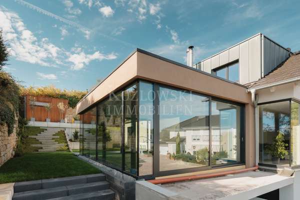 thumbnail von Lifestyle am Paradiesgarten – Architektenhaus zwischen Weinbergen, Licht & Design!