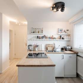 Flur und Einbauküche