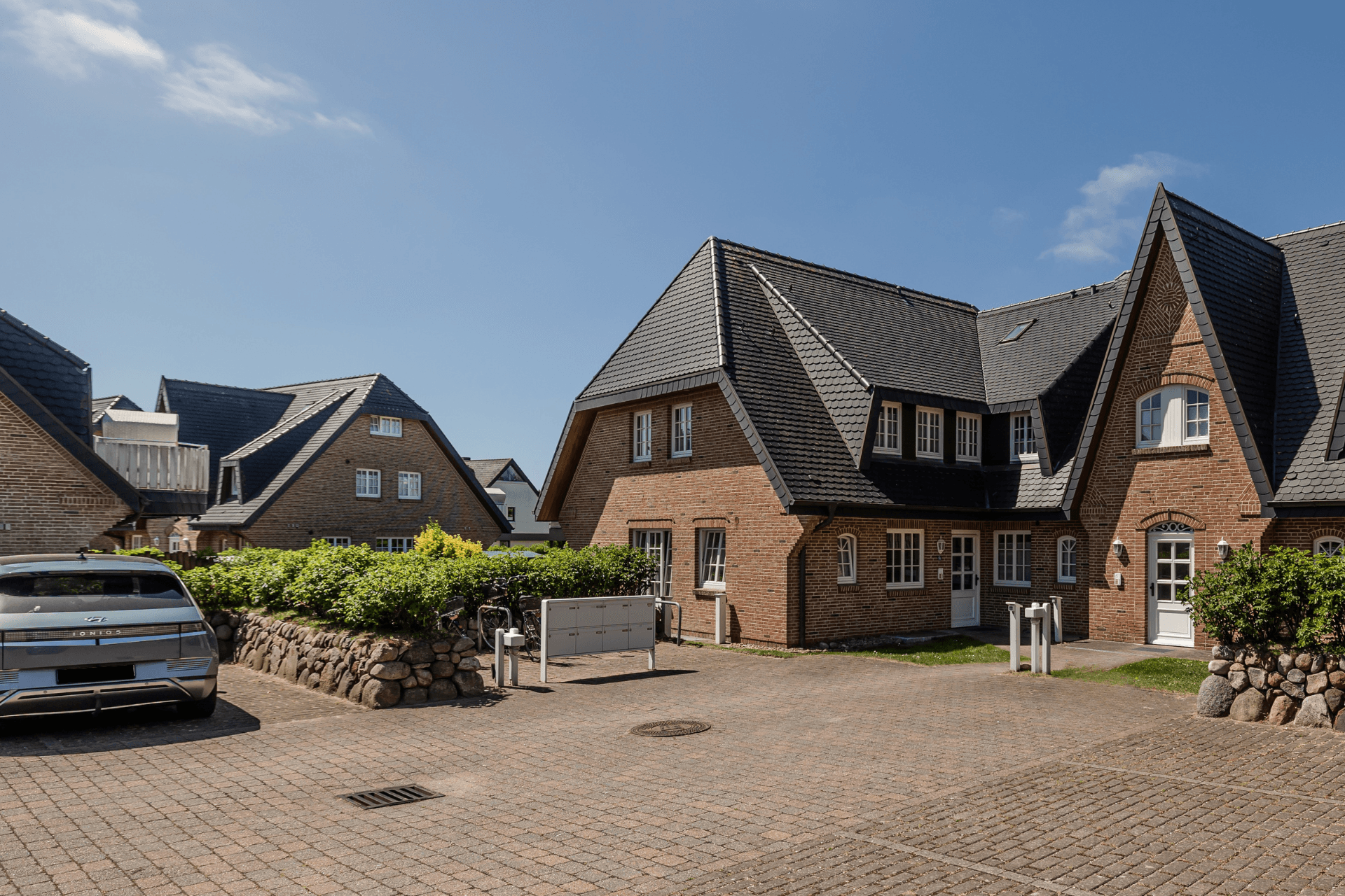 1PKW-Stellplatz links