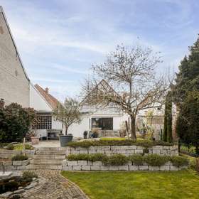 Pfalzhaus - Gartenansicht