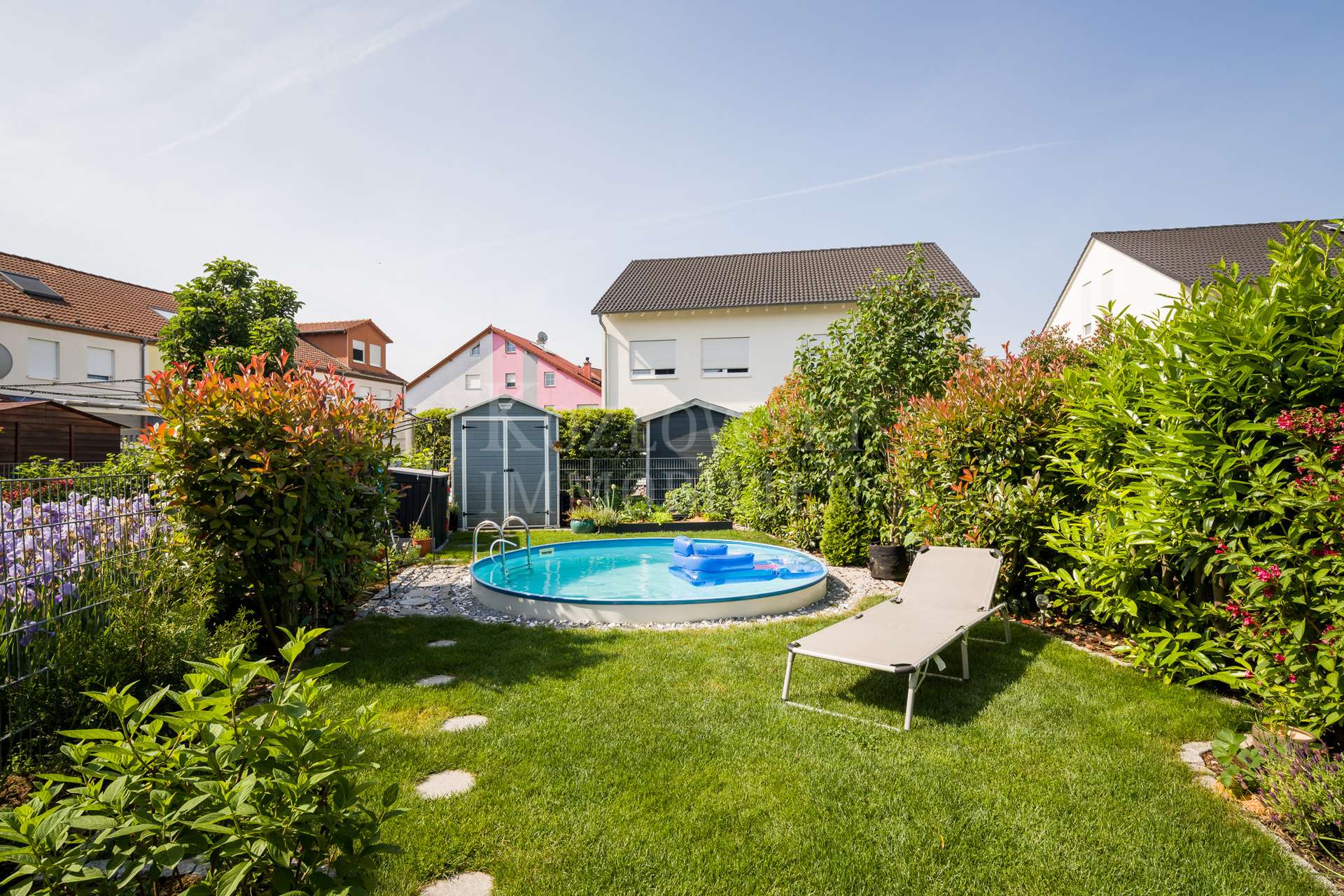 Sonnengarten mit Pool