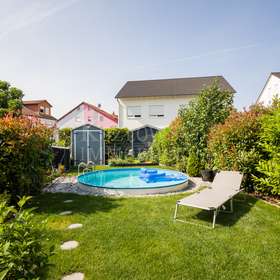 Sonnengarten mit Pool