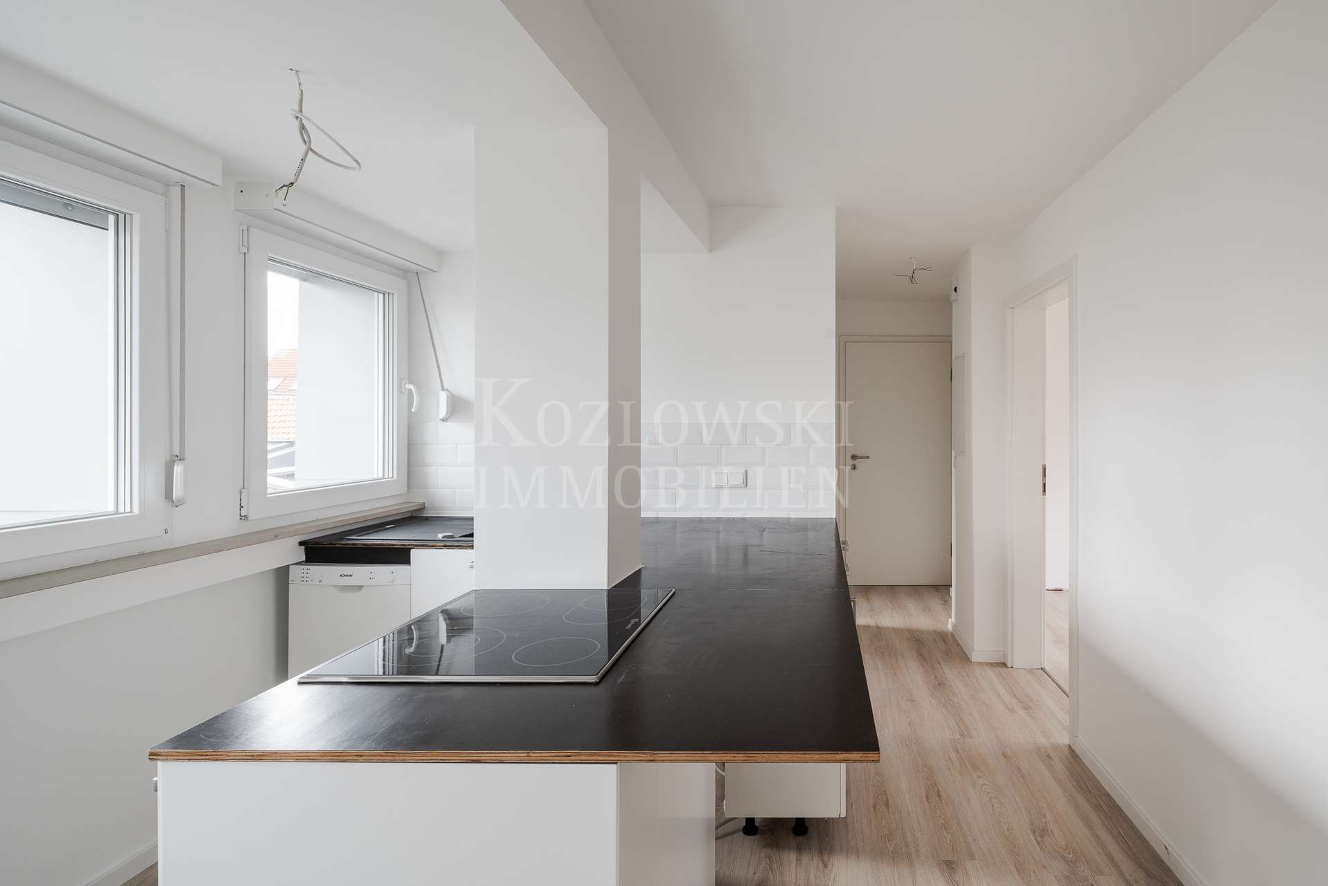 Flur und Einbauküche