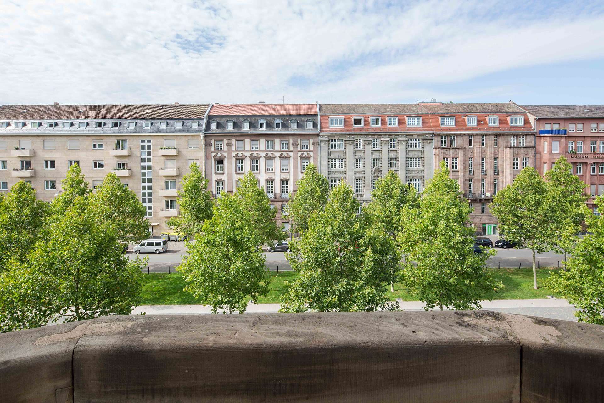 nebst Südbalkon
