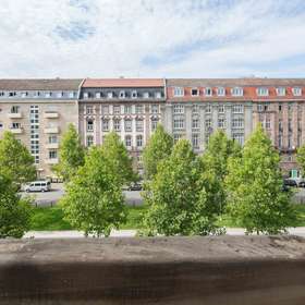 nebst Südbalkon