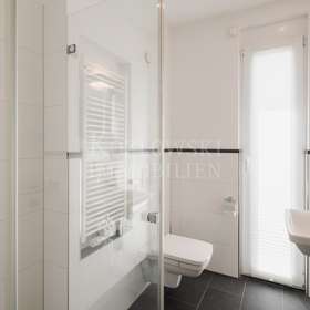 Gäste-WC mit Dusche
