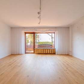 Schlafzimmer I - Boden KI-Staging