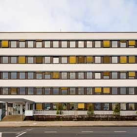 Bürogebäude 1