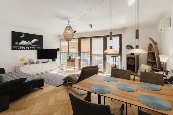 thumbnail von Striffler-Architektur im Lindenhof – Besonderes 7-Zimmer-Townhouse mit 4 TG-Plätzen!