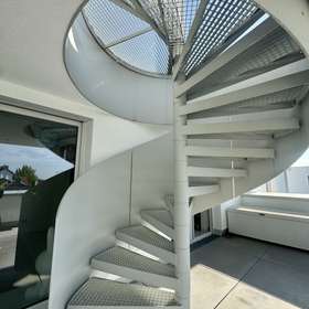 Treppe zur Dachterrasse