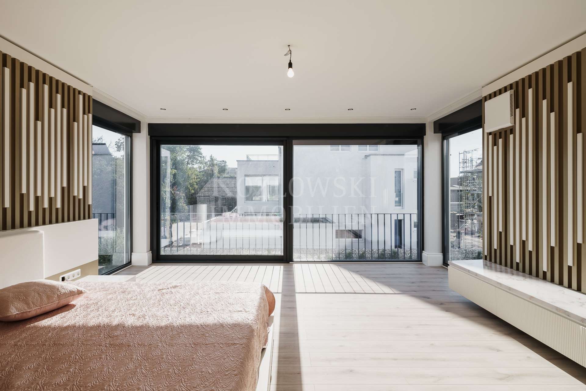 Master-Bedroom