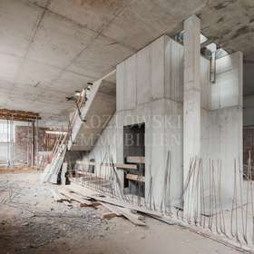 Aufzugsschacht Personen