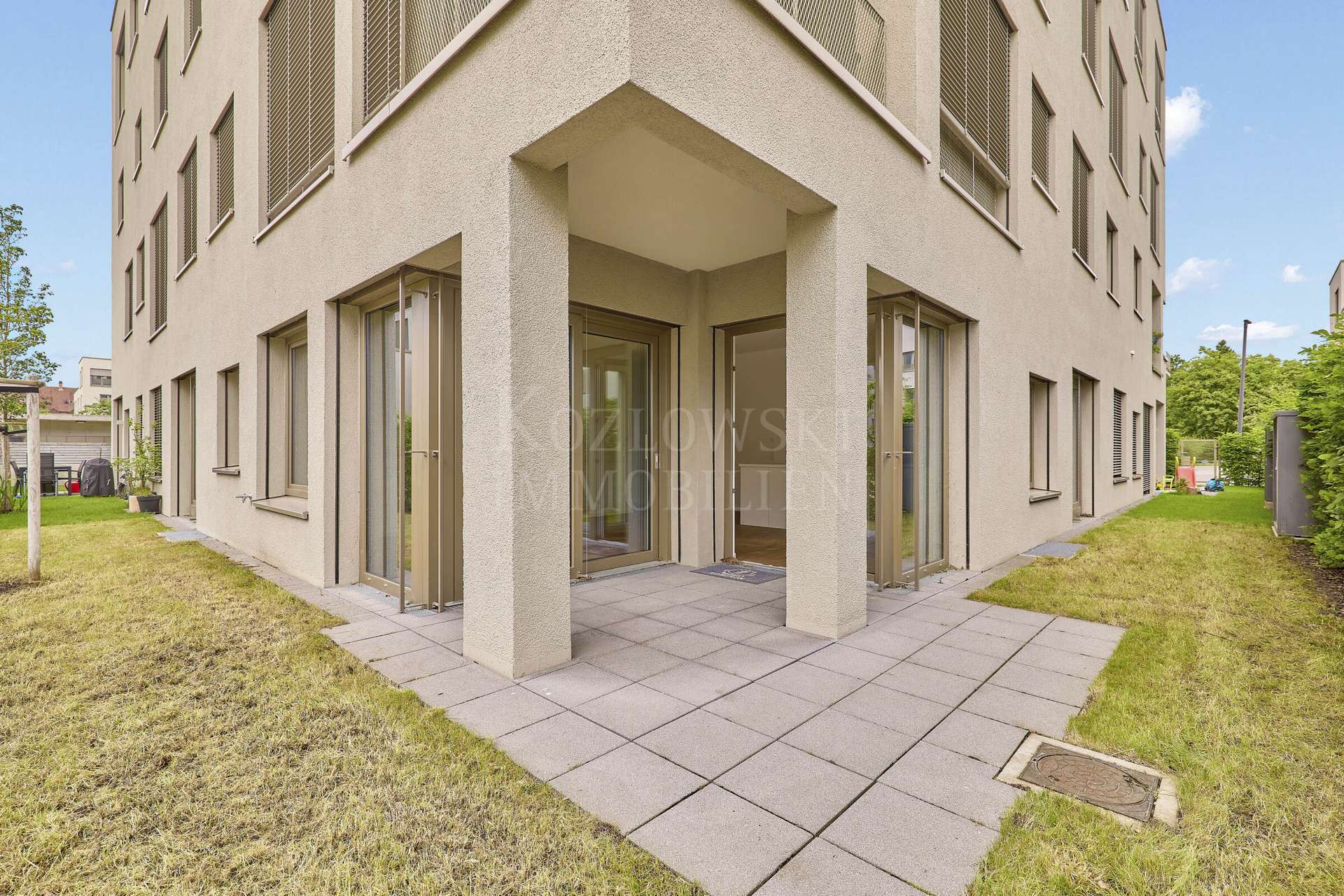 mit Privatgarten