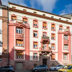 Stilaltbau in klasse Lage