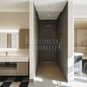 Walk-In Dusche mit Sauna