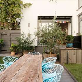 Terrasse mit Garten