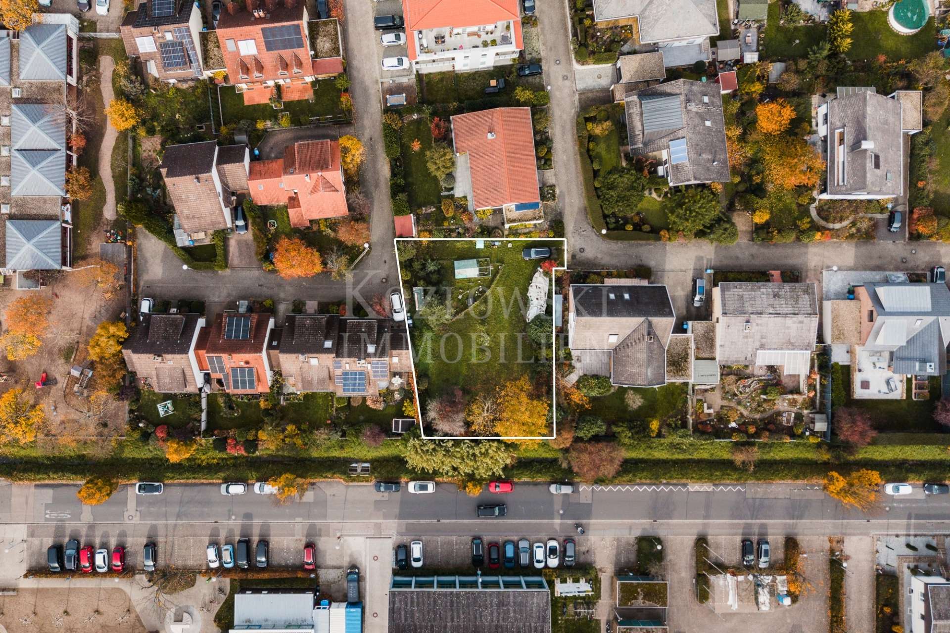 Baugrundstück - 761 qm