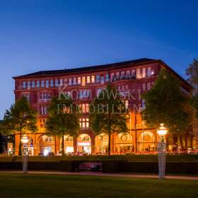 Arkadenhaus by night