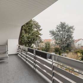 großer Balkon