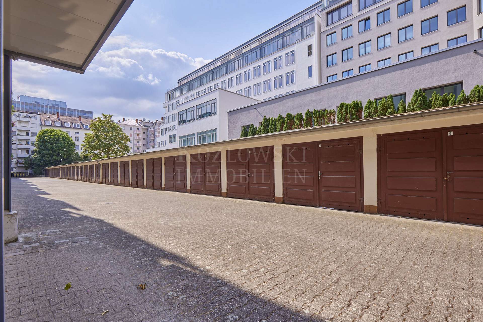 Einzelgarage im Hof