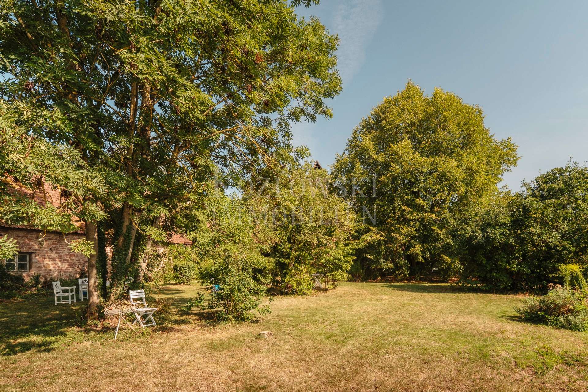 Garten mit Baumbestand