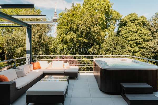 thumbnail von Modernes Design trifft Parkpanorama – Bezugsfreie Terrassenwohnung am Luisenpark!