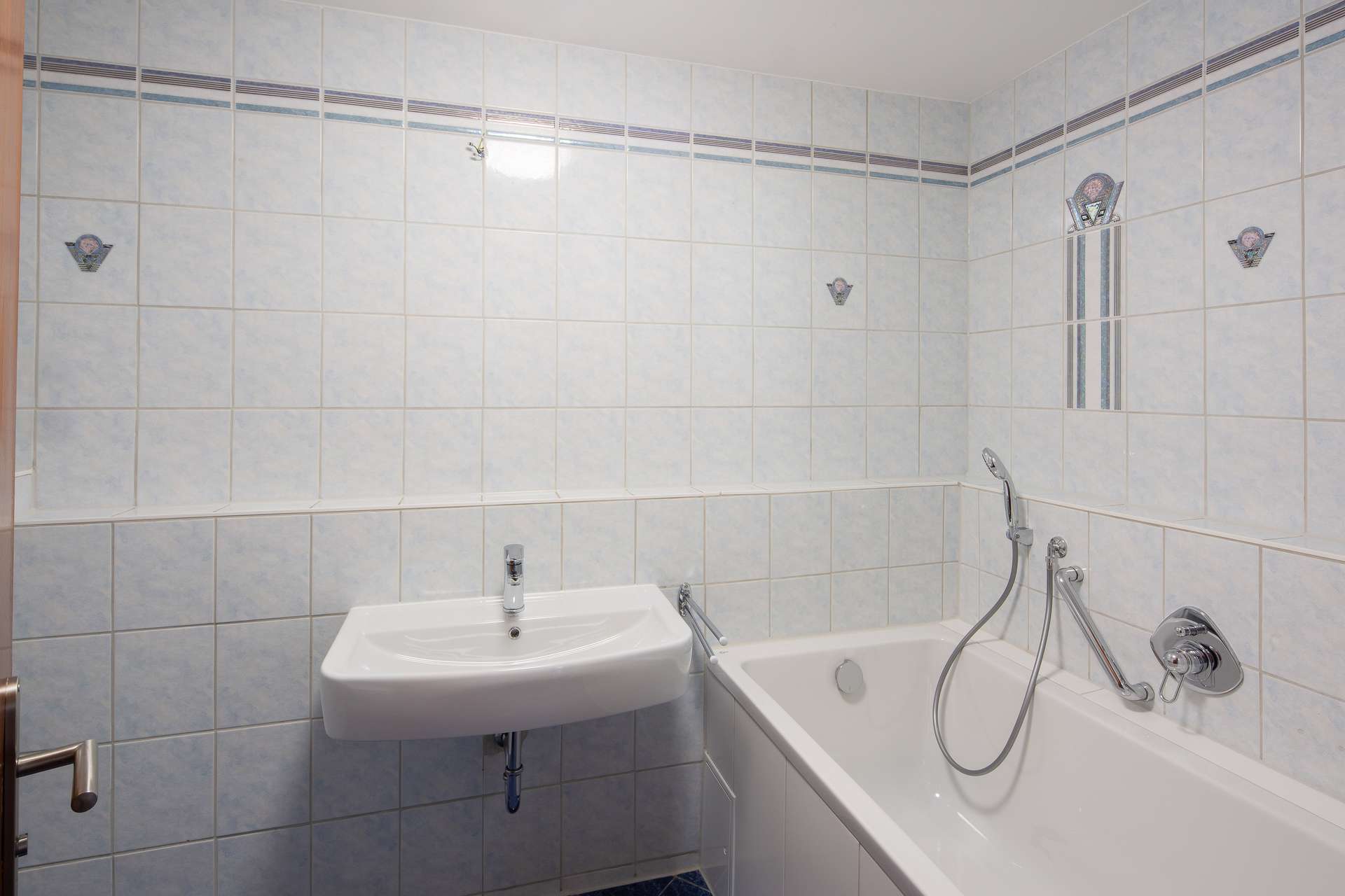 Bad mit Wanne