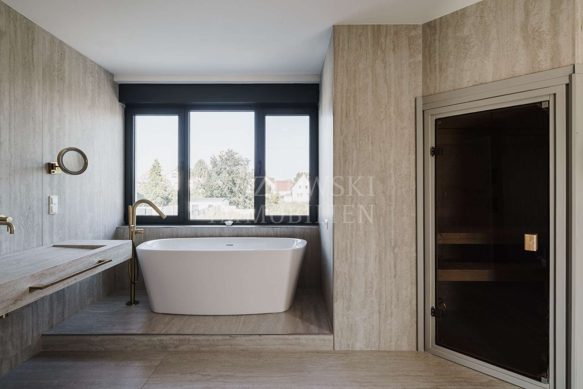 Badewanne und Sauna