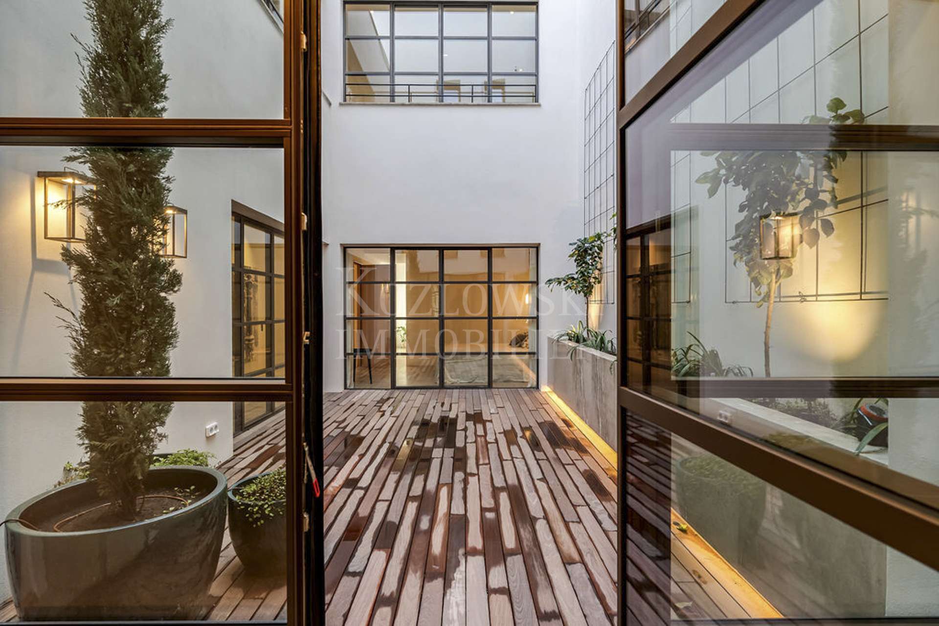 mit privatem Atrium