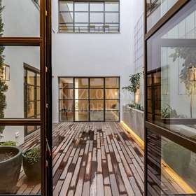 mit privatem Atrium