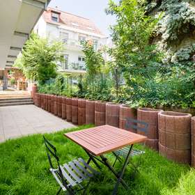 Gartenterrasse mit Gärtchen