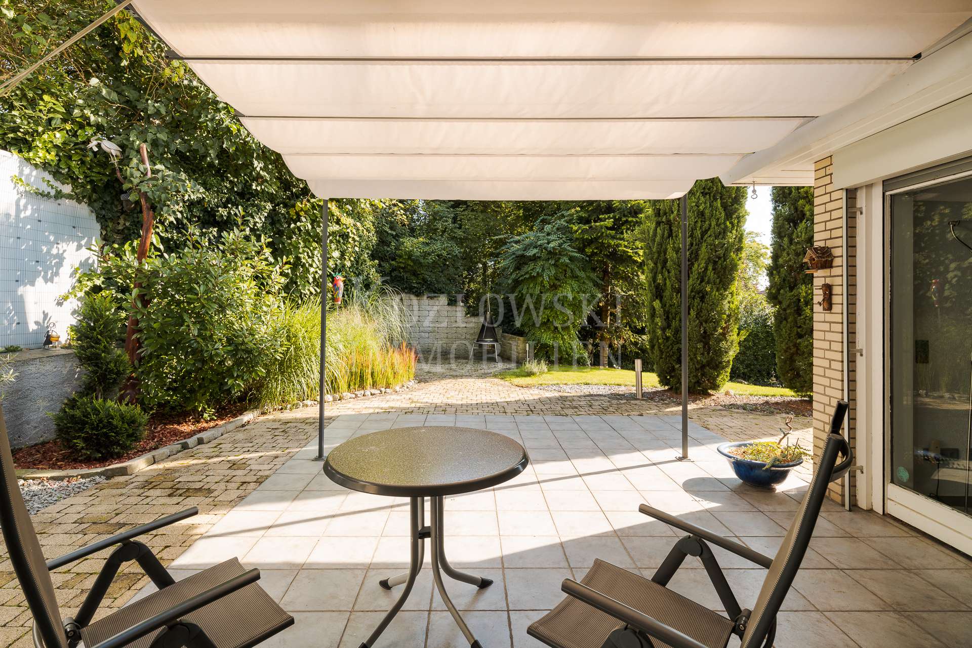 Überdachte Terrasse