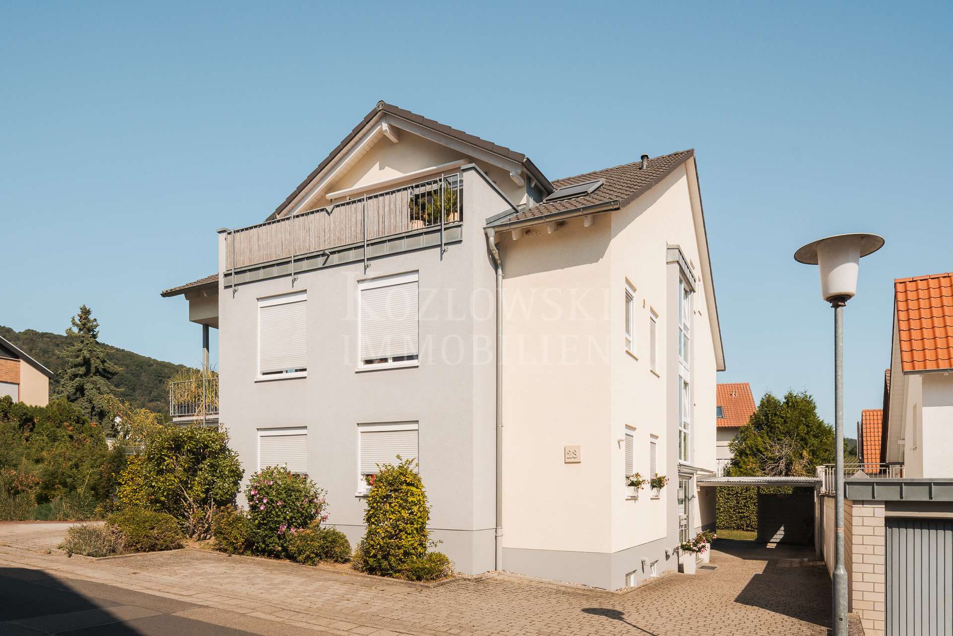 2 Außenstellplätze