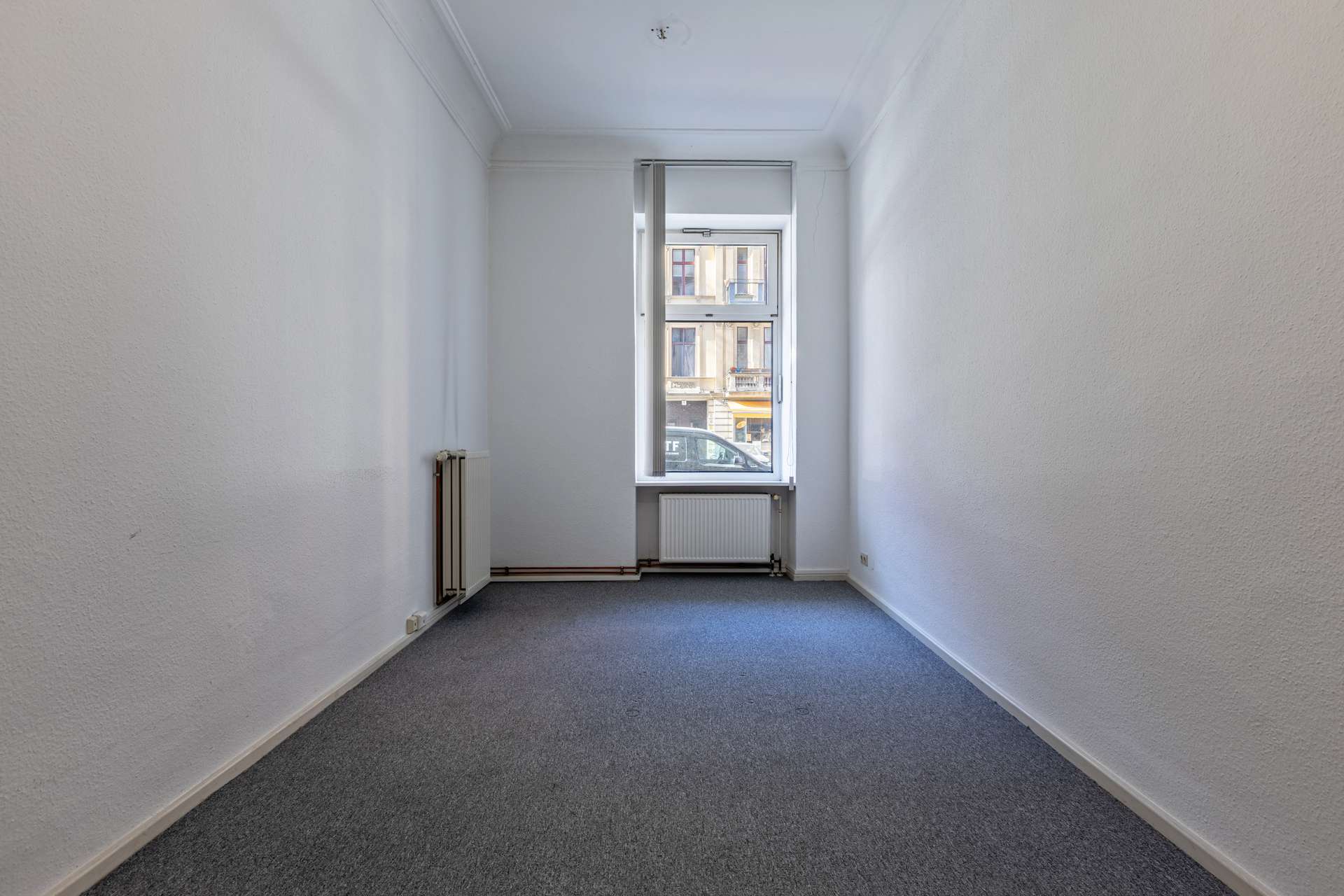 Raum 1 zur Straße