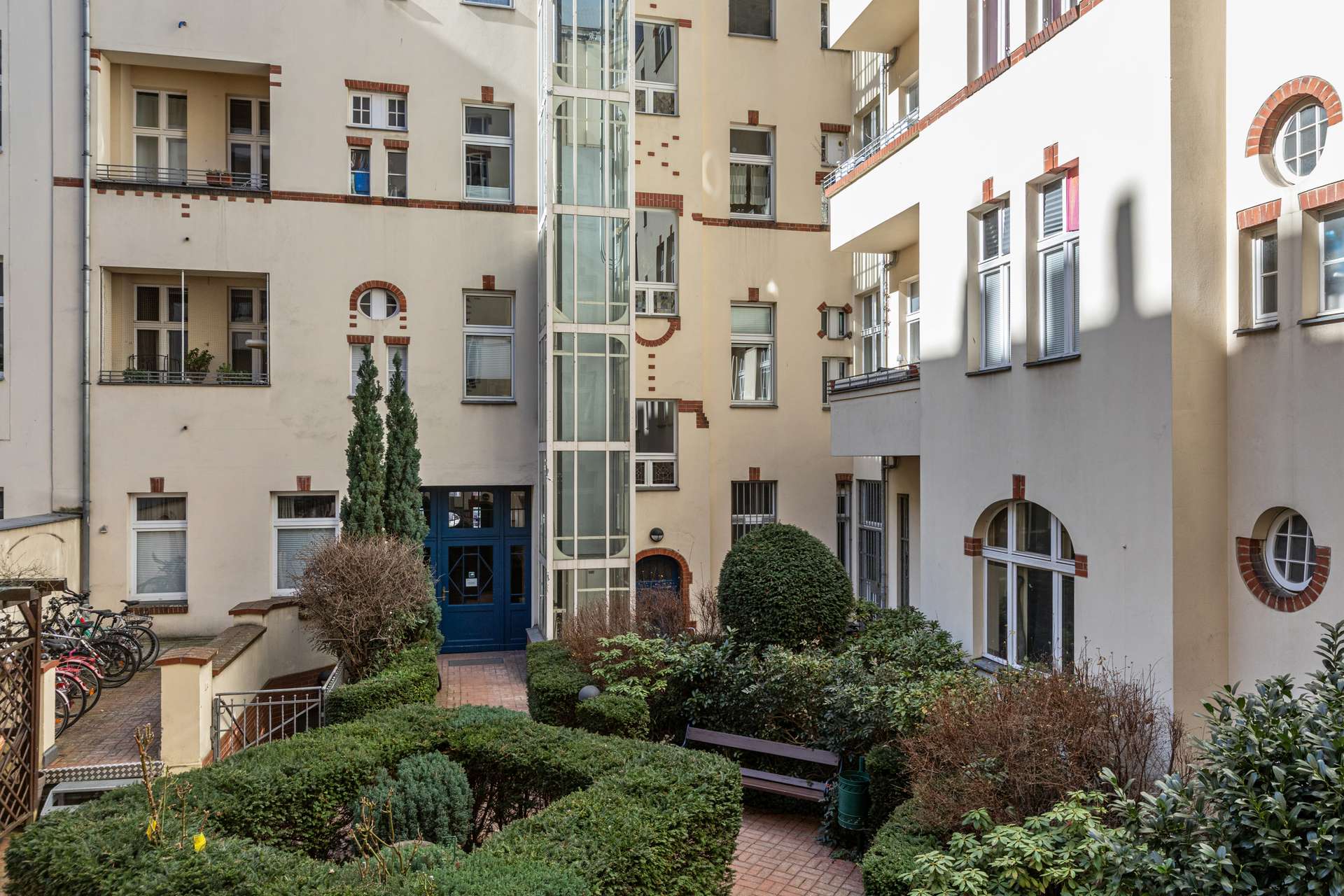 Rückfassade/ Blick auf Einheit