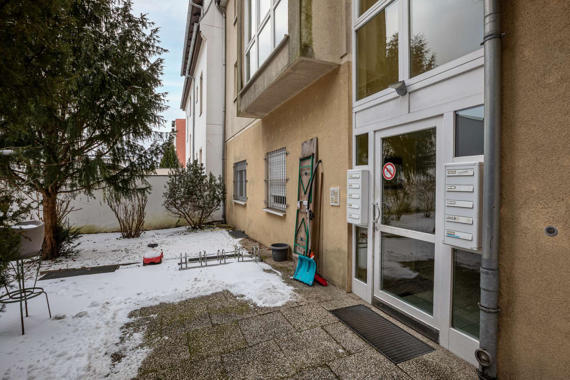 Blick auf die Einheit vom Innenhof