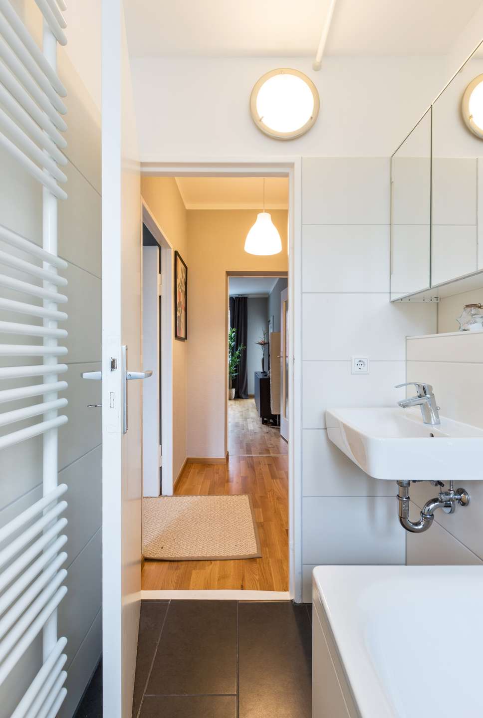 Blick Richtung Wohnzimmer*