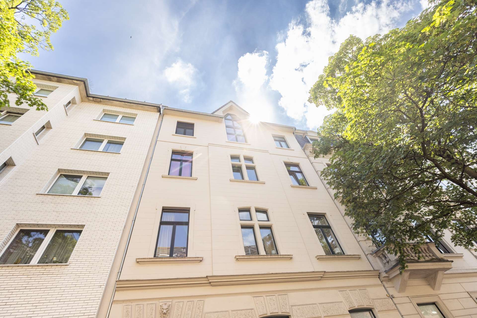 Hochwertige Altbau-Erdgeschosswohnung in Düsseldorf-Friedrichstadt – Bild 2