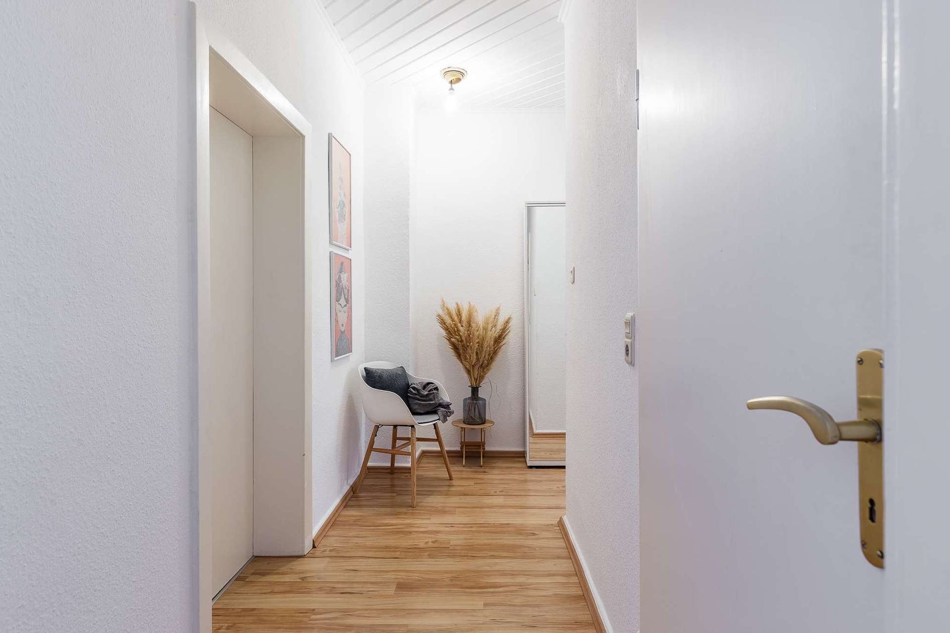 Modernisiertes Mehrfamilienhaus in Wuppertal mit Ausbaureserve – Bild 7